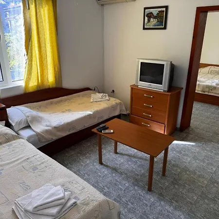 ゲストハウス Benadi ブルガス