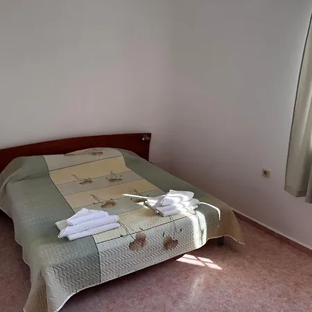 ゲストハウス Benadi ブルガス