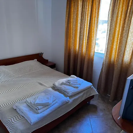 ゲストハウス Benadi ブルガス