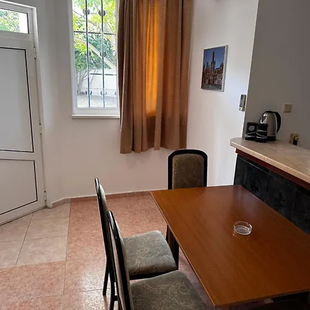 Benadi ゲストハウス 3*